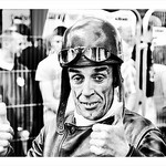 ThumbsUp_goggles_BW